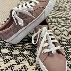 Brand New Never Worn Keds Jump Kick Platform Sneakers (Size 8) NWOT